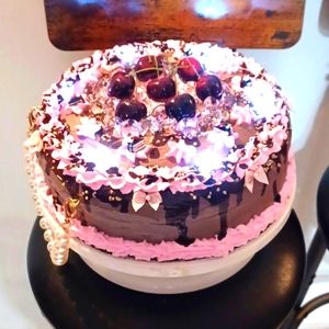2 DAY MEGA SALE 🥳 😃💓 Light up Cake Purse☆
